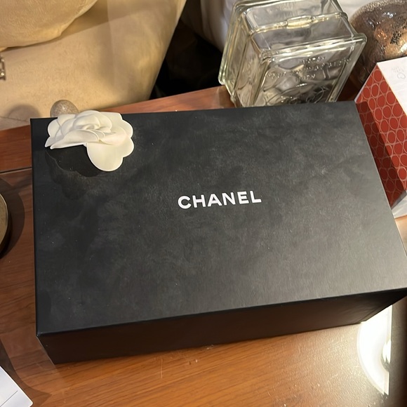 Chanel tote - Picture 6 of 9